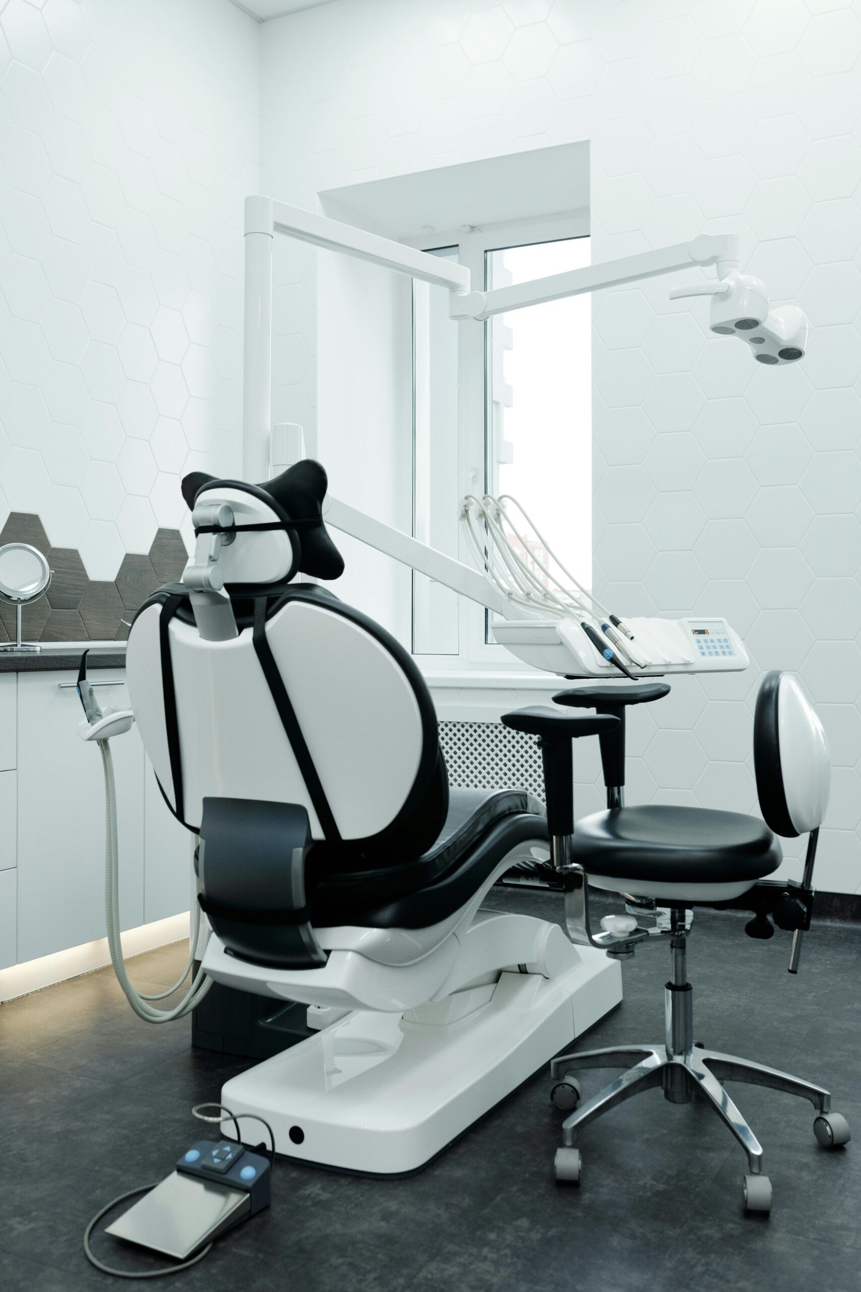 Dental treatment room construction and clinical equipment planning