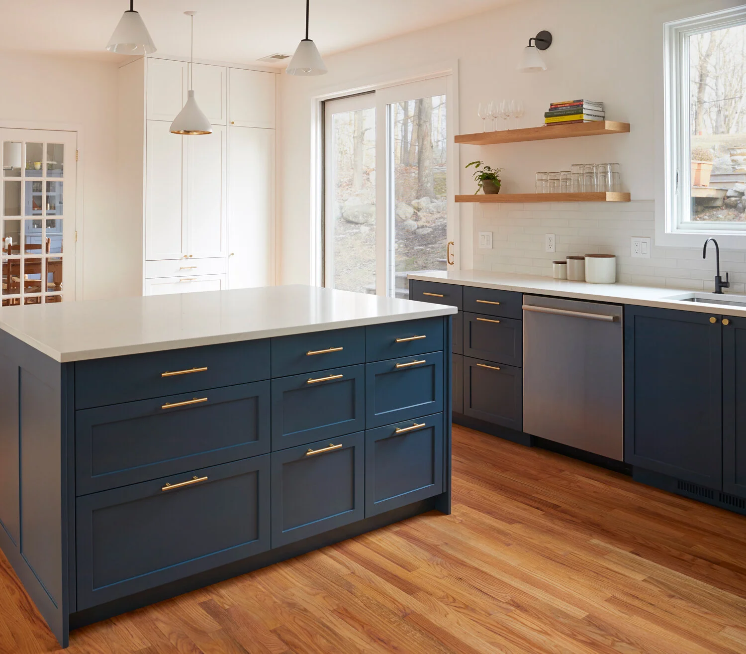 kitchen-renovation-vancouver-completed-luxury-design-quay-construction.