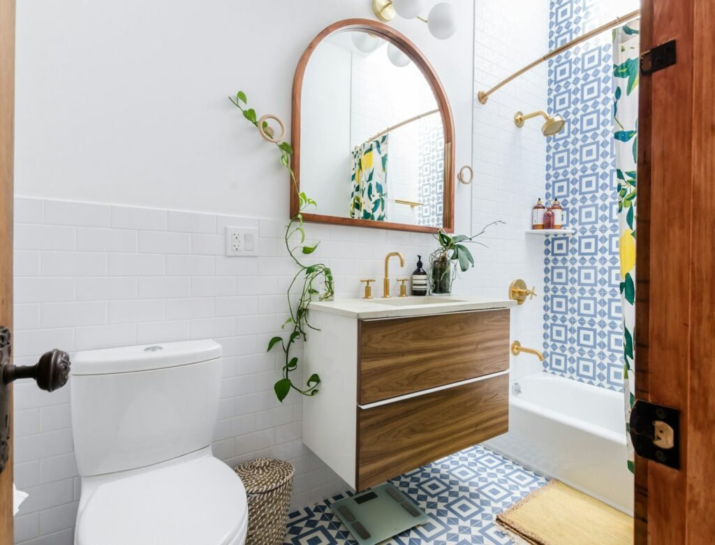Boho bathroom with plants and warm tones