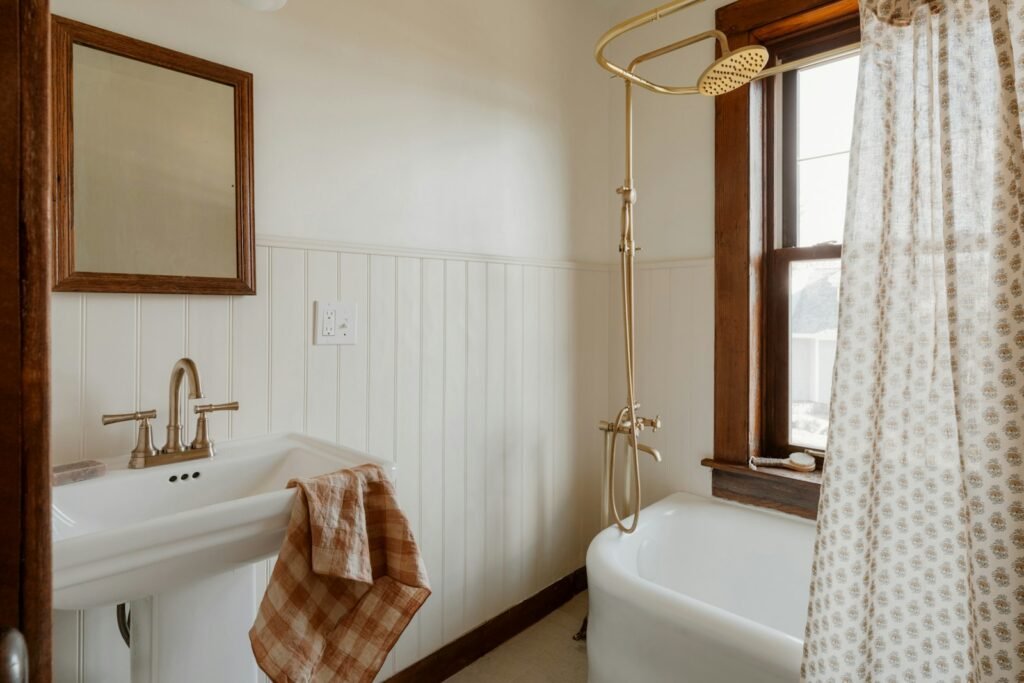 Farmhouse-style bathroom